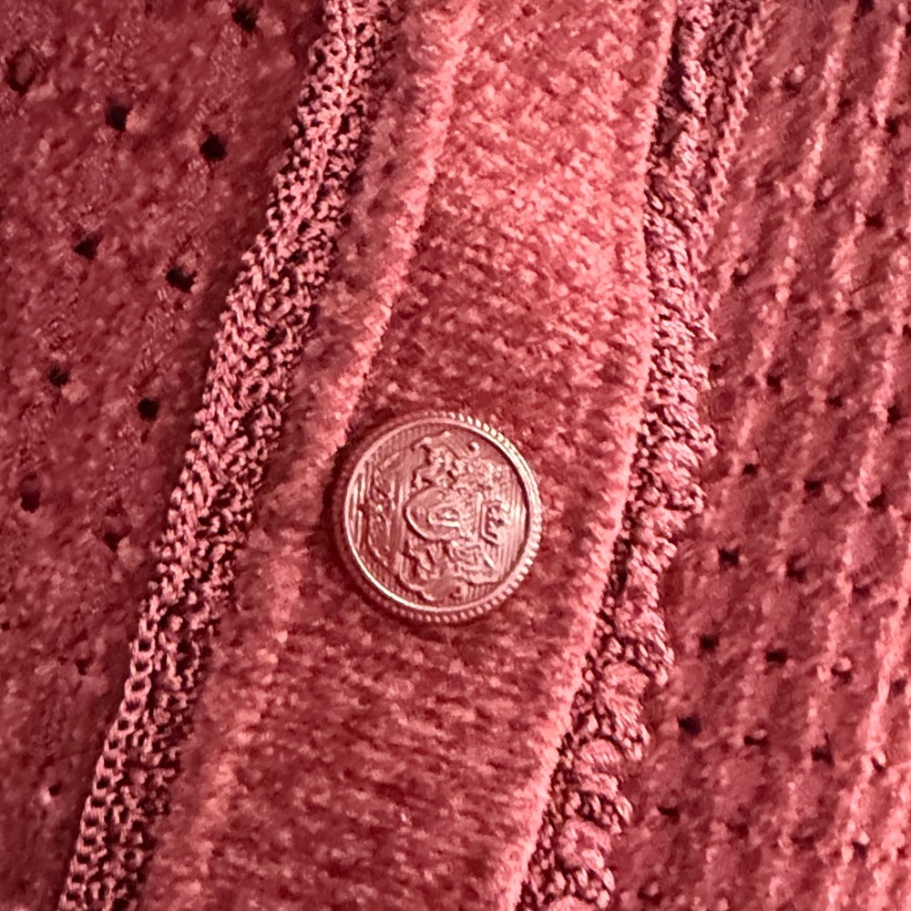 Joie Women’s Waffle Knit Button-Front Sweater - Burgundy. Size Large. - Picture 4 of 7